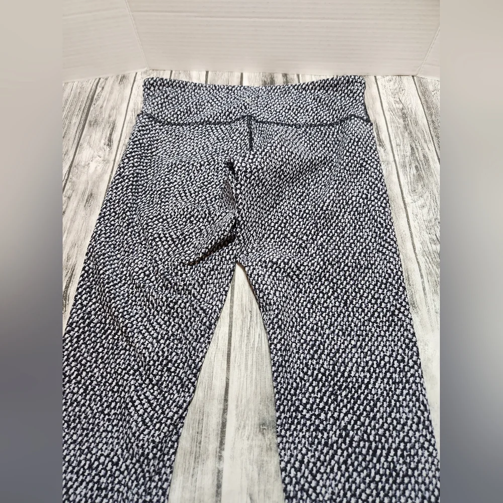 Lululemon‎ Wonder Under Crop leggings - Picture 2 of 7